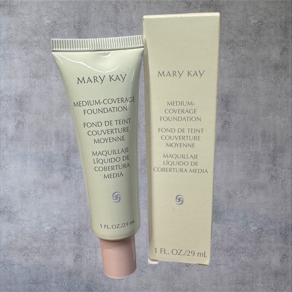 Mary Kay Medium-Coverage Foundation Bronze 808 364300 1oz NEW Oil-Free-Pink Cap